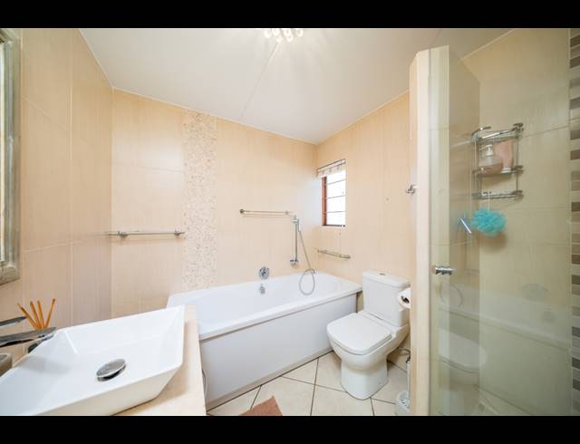 3 BEDROOM TOWNHOUSE FOR SALE IN BEDFORD GARDENS